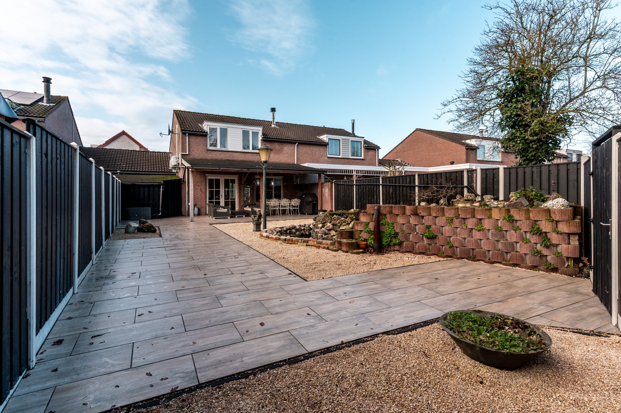 Spacious Semi-Detached Home with Five Bedrooms and Private East-Facing Garden in Lelystad — 33