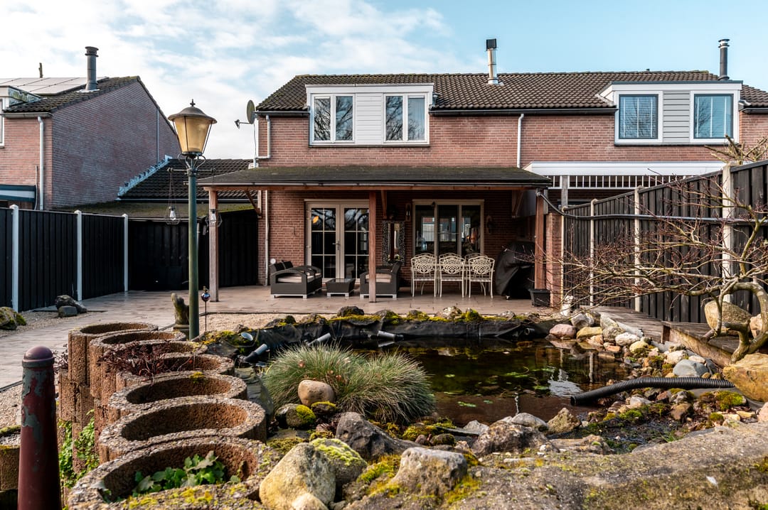 Spacious Semi-Detached Home with Five Bedrooms and Private East-Facing Garden in Lelystad — 31