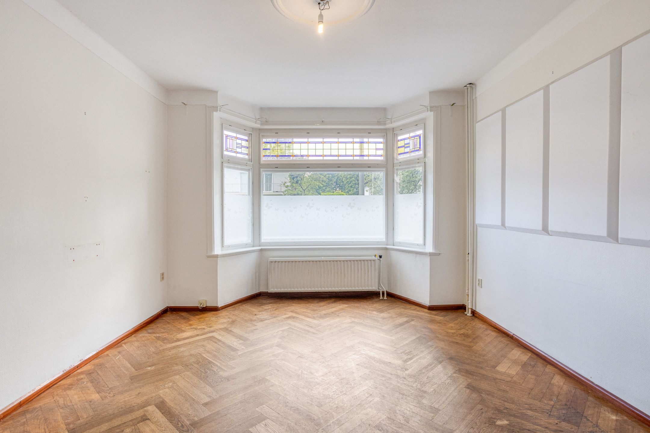 Characterful 1930s Home with Spacious Workspace and Sunny South-Facing Garden in Scharn — 15