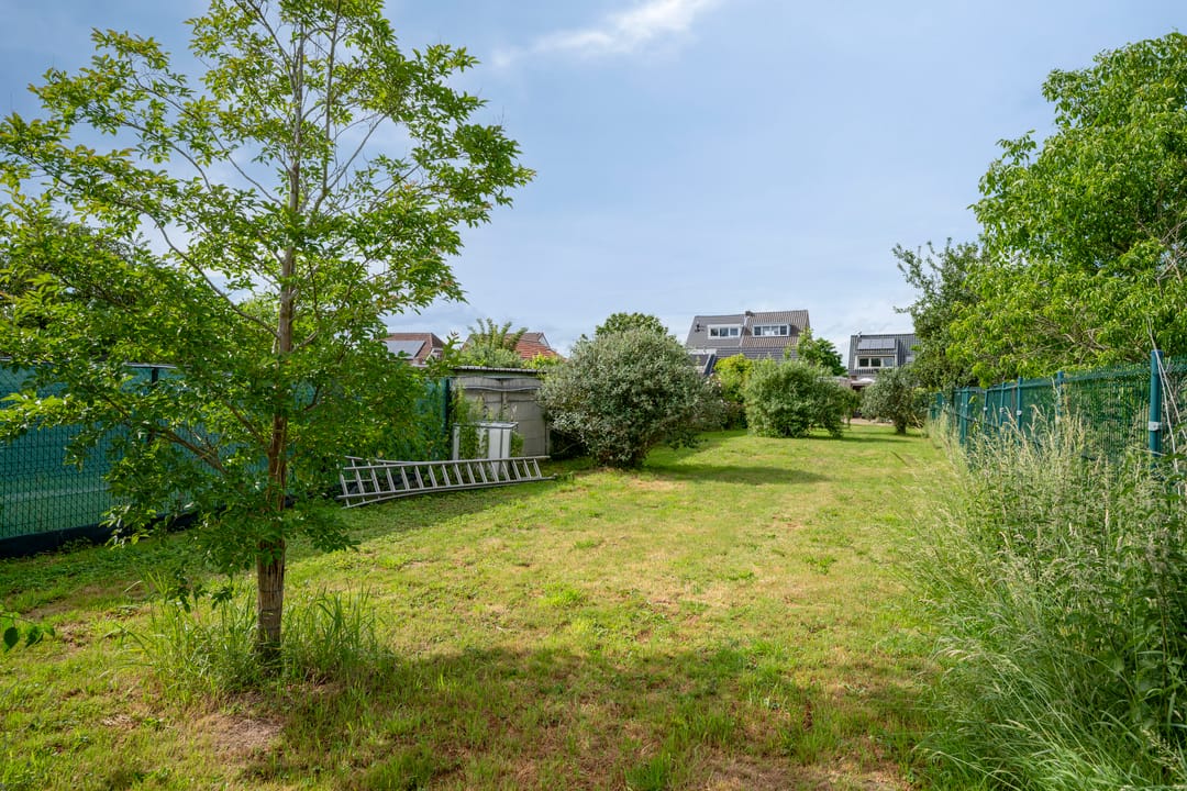 Charming Semi-Detached Home with Deep Garden and Country Views — 22