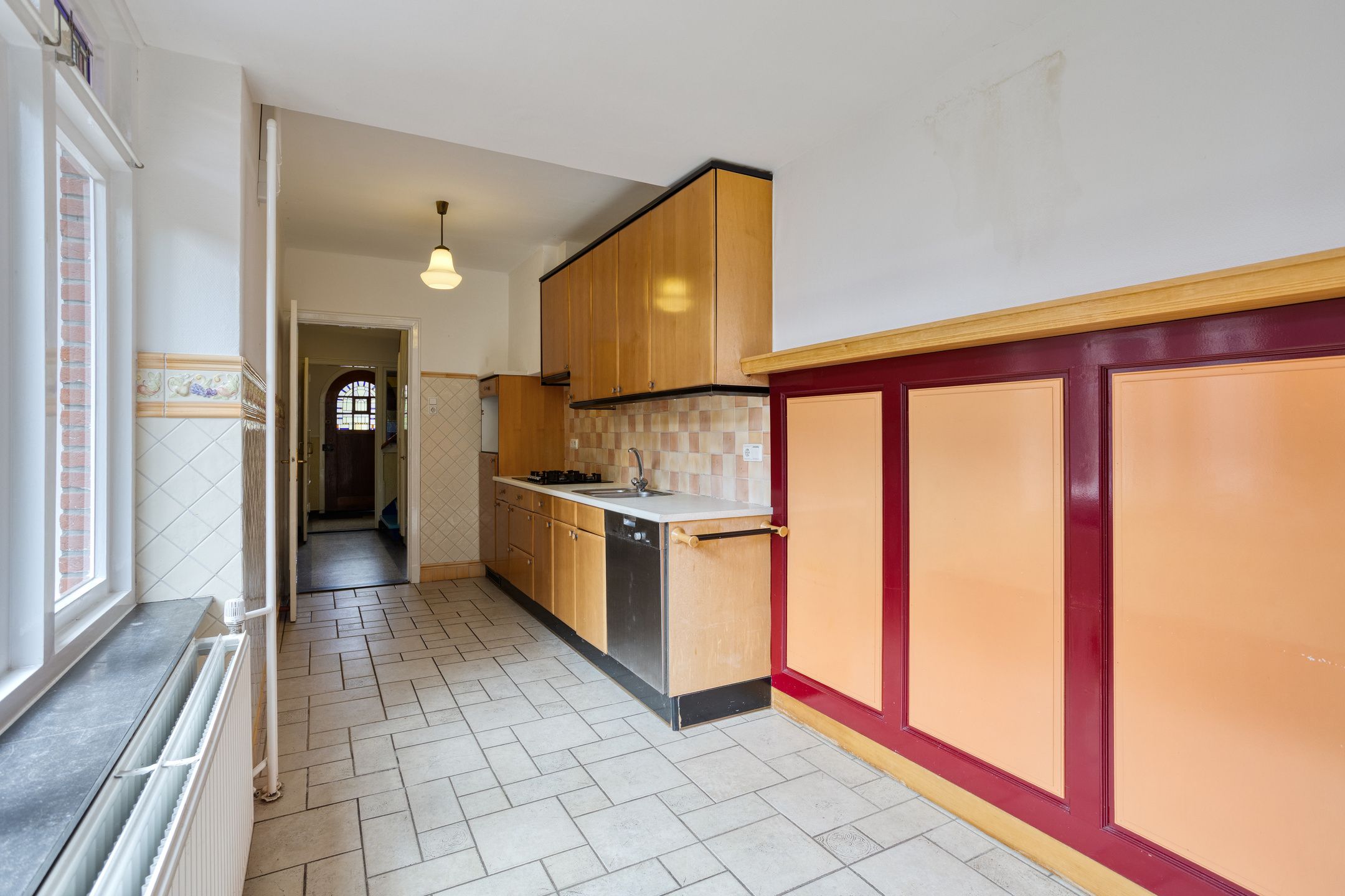 Characterful 1930s Home with Spacious Workspace and Sunny South-Facing Garden in Scharn — 18