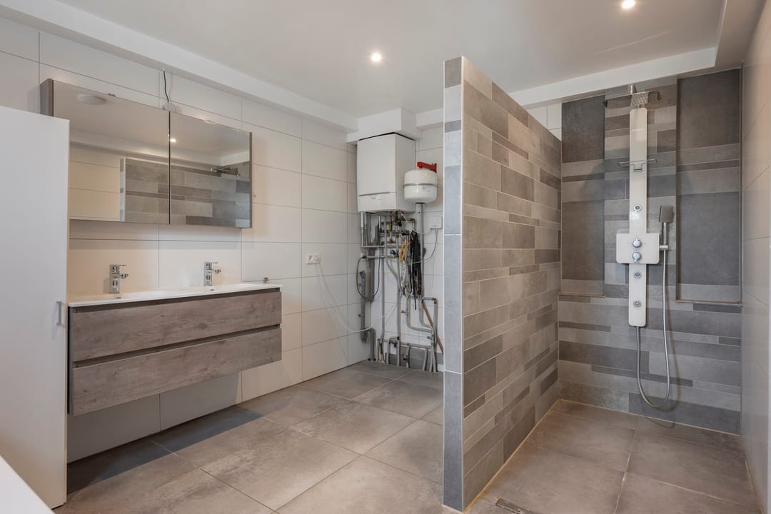 Charming Semi-Detached Home with Deep Garden and Country Views — 13