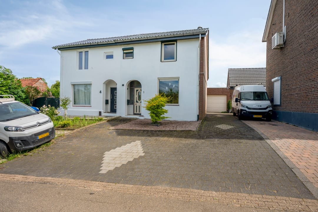 Charming Semi-Detached Home with Deep Garden and Country Views — 32