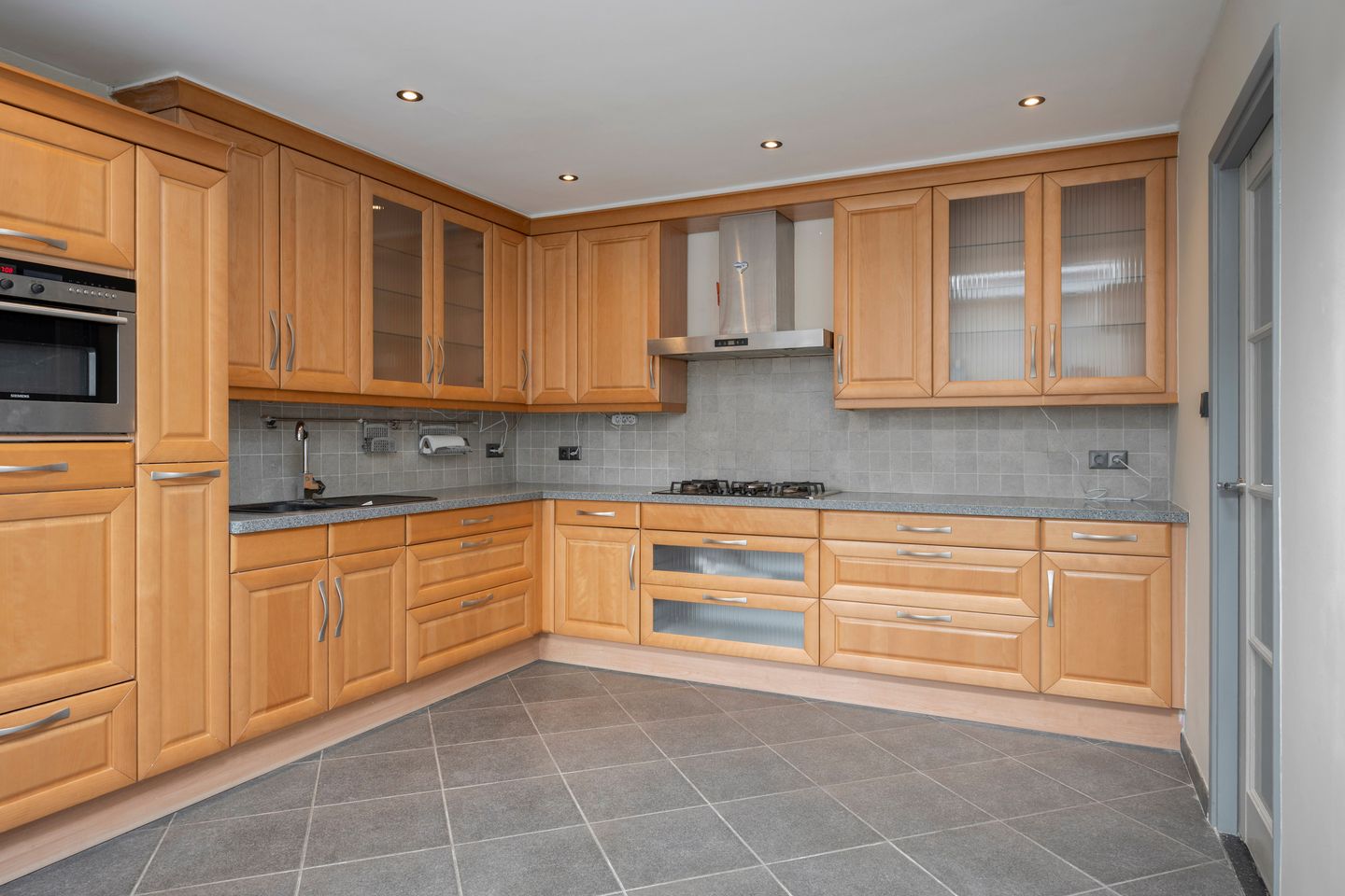 Charming Semi-Detached Home with Deep Garden and Country Views — 19