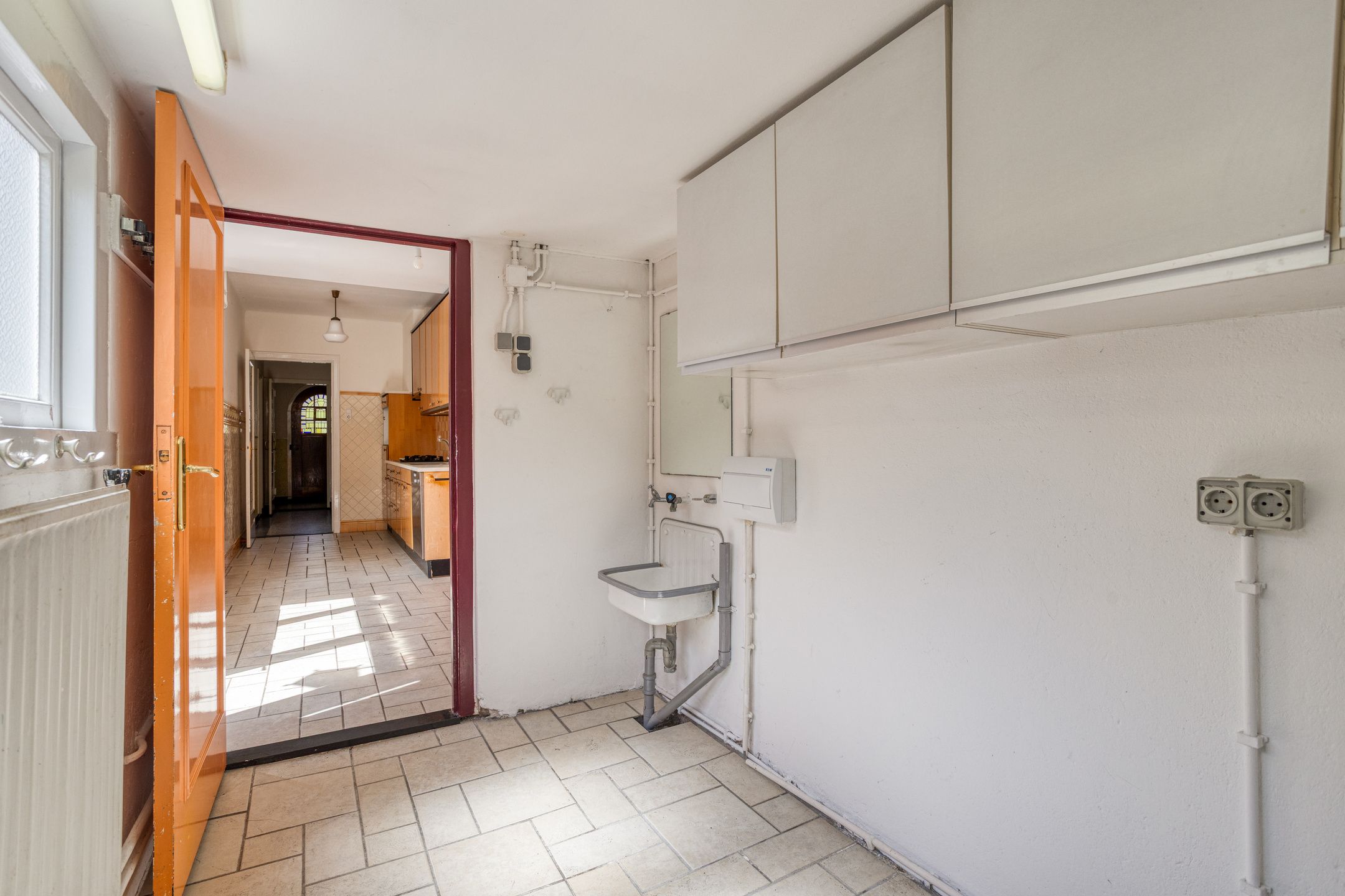 Characterful 1930s Home with Spacious Workspace and Sunny South-Facing Garden in Scharn — 21
