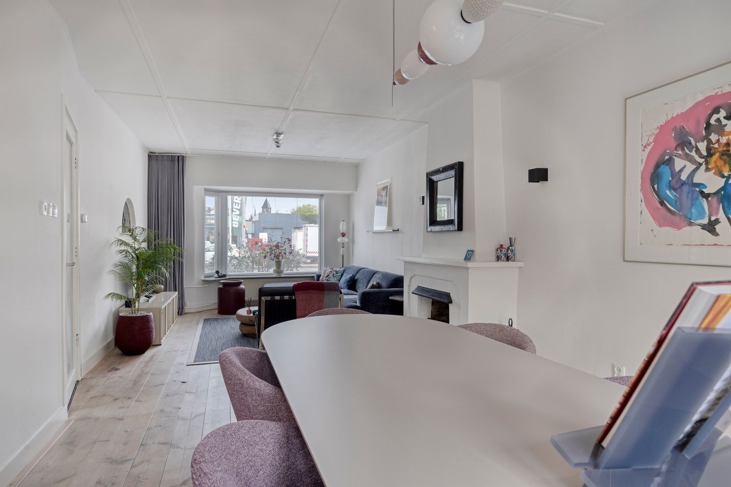 Elegant Early Twentieth Century Home with Garden in Stratum — 10