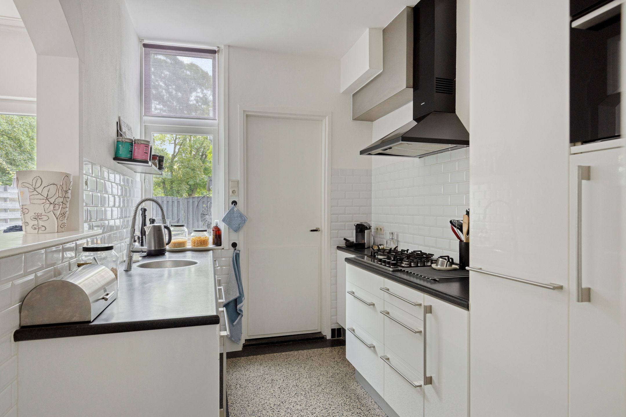 Elegant Early Twentieth Century Home with Garden in Stratum — 15