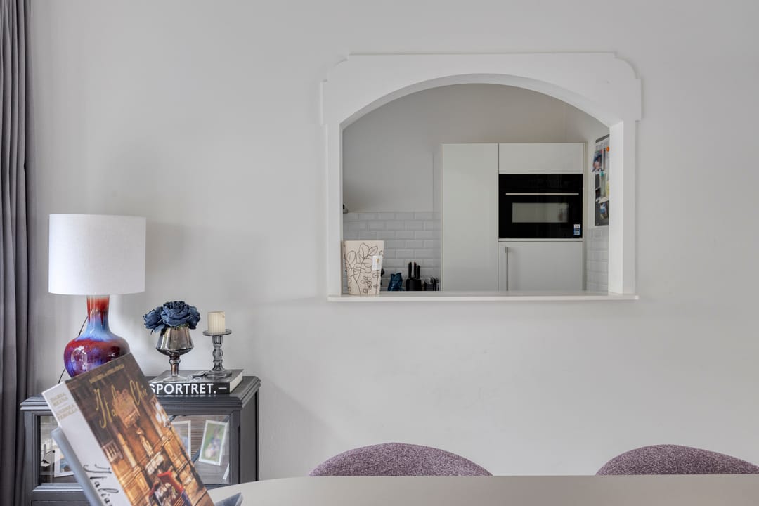 Elegant Early Twentieth Century Home with Garden in Stratum — 13
