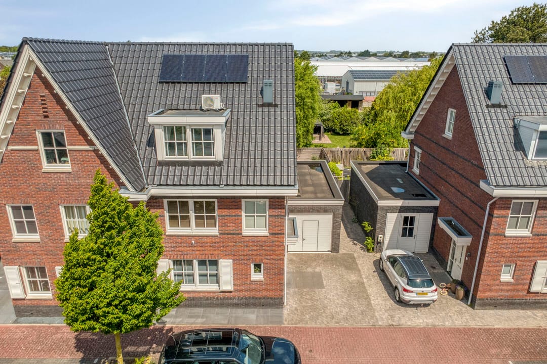 Spacious Semi-Detached Family Home with Garage and Solar Panels in Rijnsburg — 31