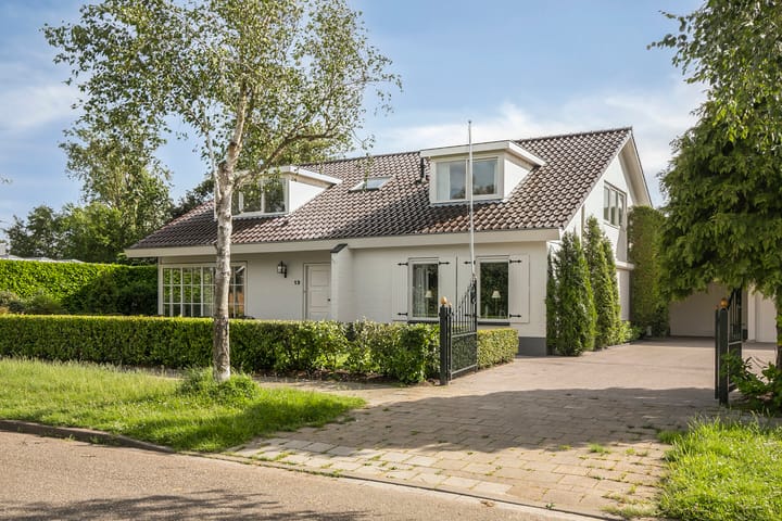 Foto 4 van A.van Saksenlaan 13