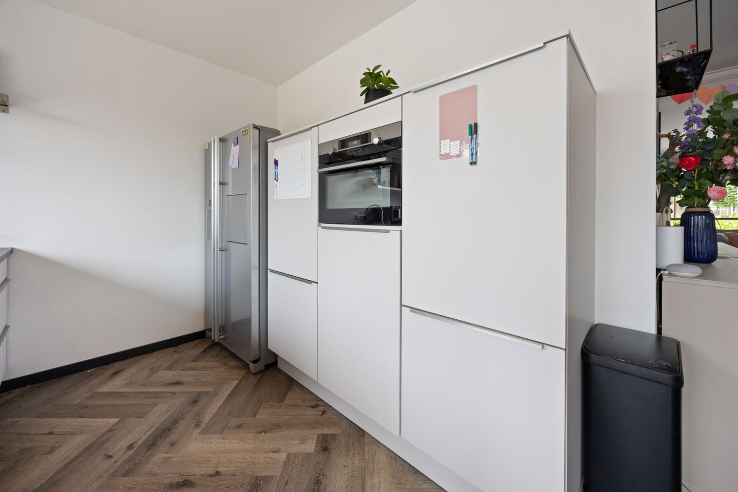 Spacious Family Home with Modern Kitchen and Southwest Garden in Deest — 14