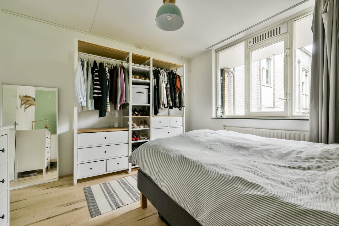 Waterfront Apartment with South-Facing Balcony in Amsterdam Centrum — 13