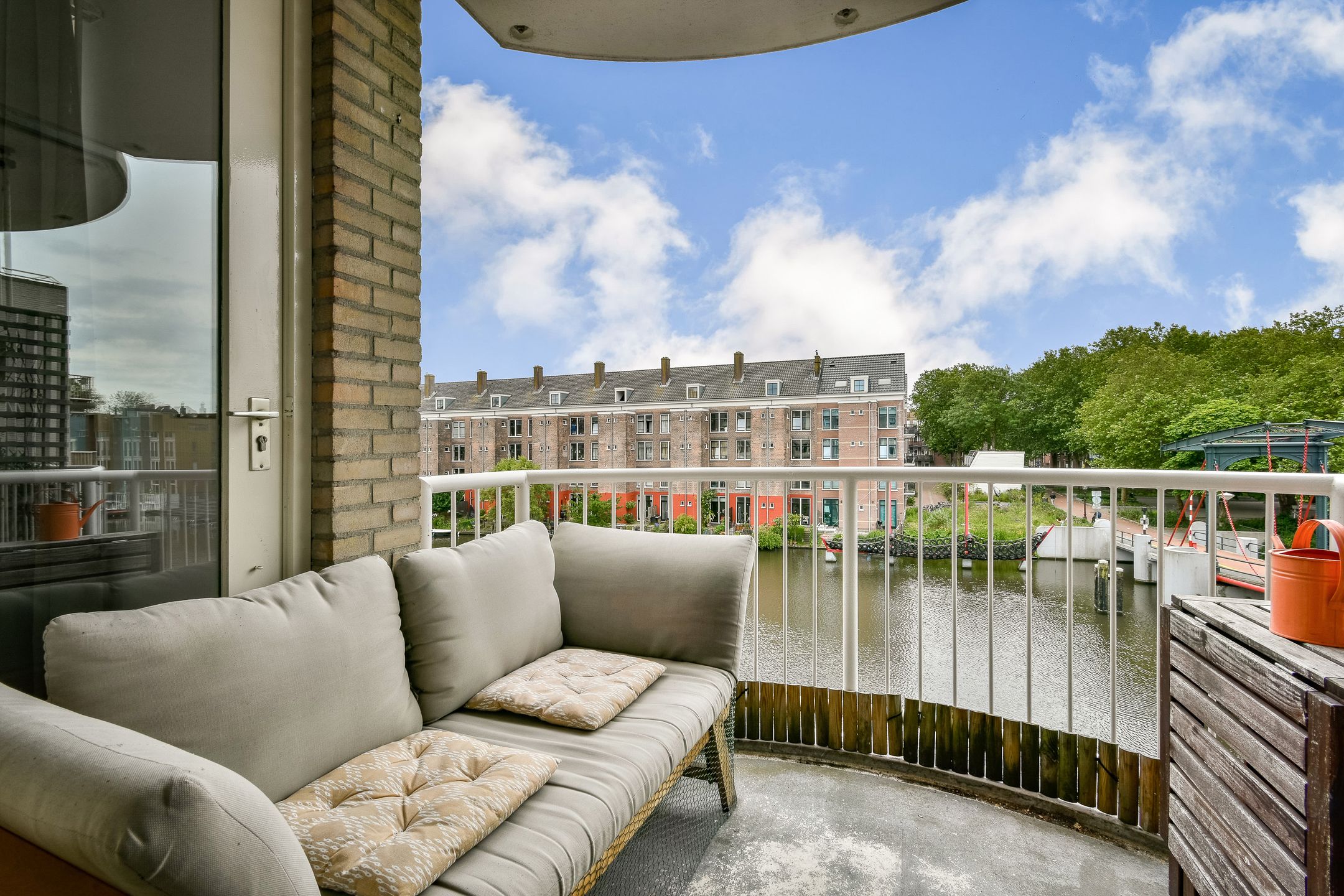 Waterfront Apartment with South-Facing Balcony in Amsterdam Centrum — 18