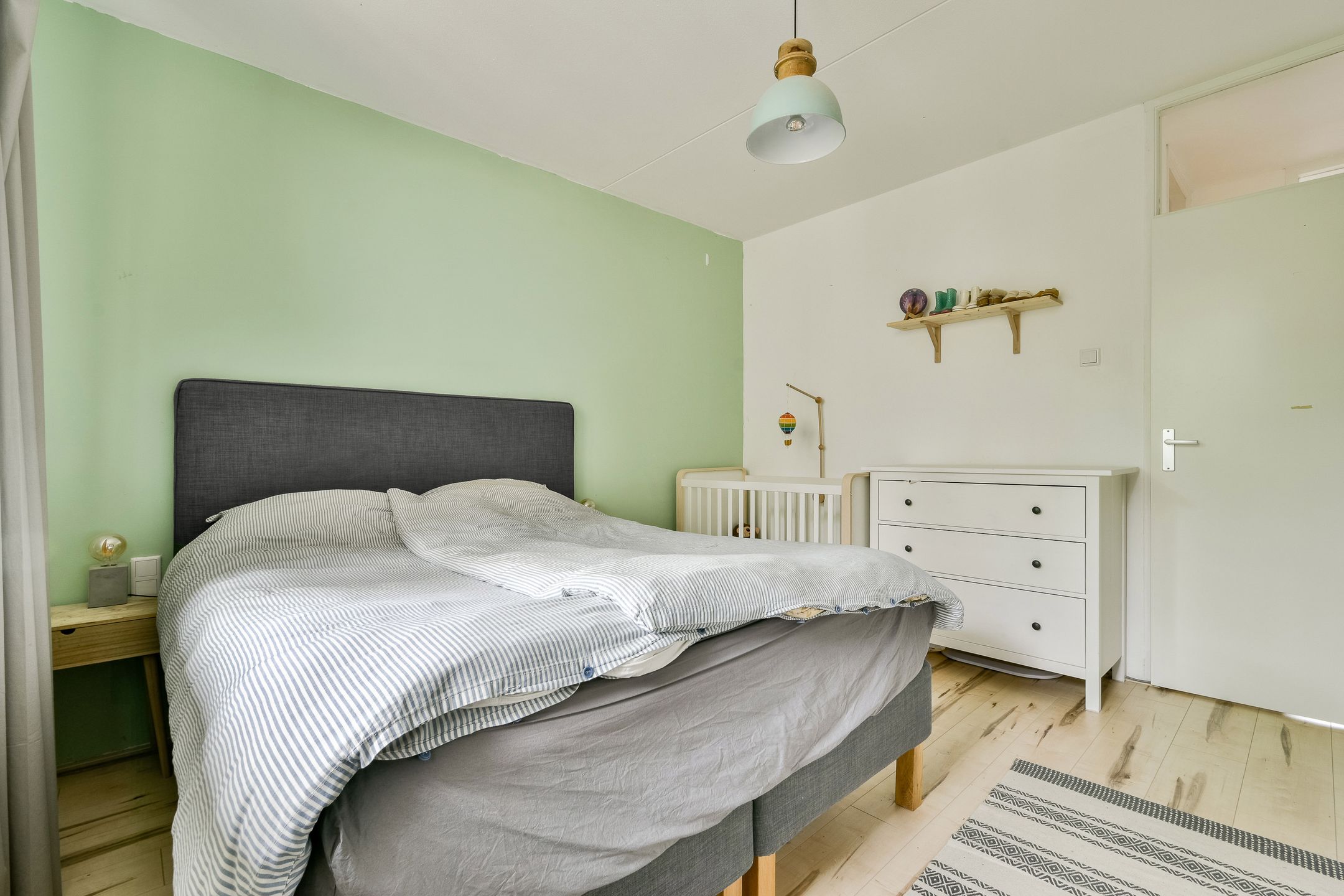 Waterfront Apartment with South-Facing Balcony in Amsterdam Centrum — 12