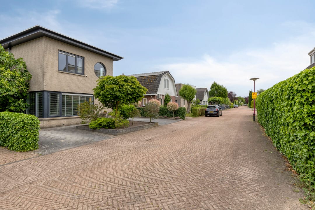 Spacious Energy-Efficient Detached Villa in Lelystad's Landstrekenwijk — 11