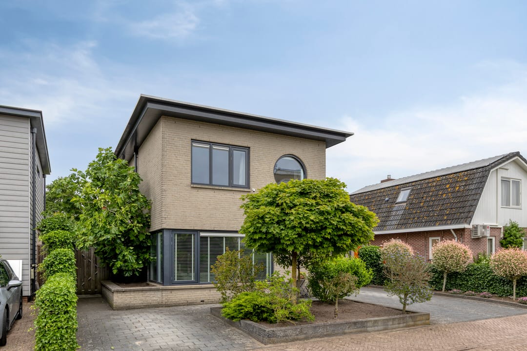 Spacious Energy-Efficient Detached Villa in Lelystad's Landstrekenwijk — 7