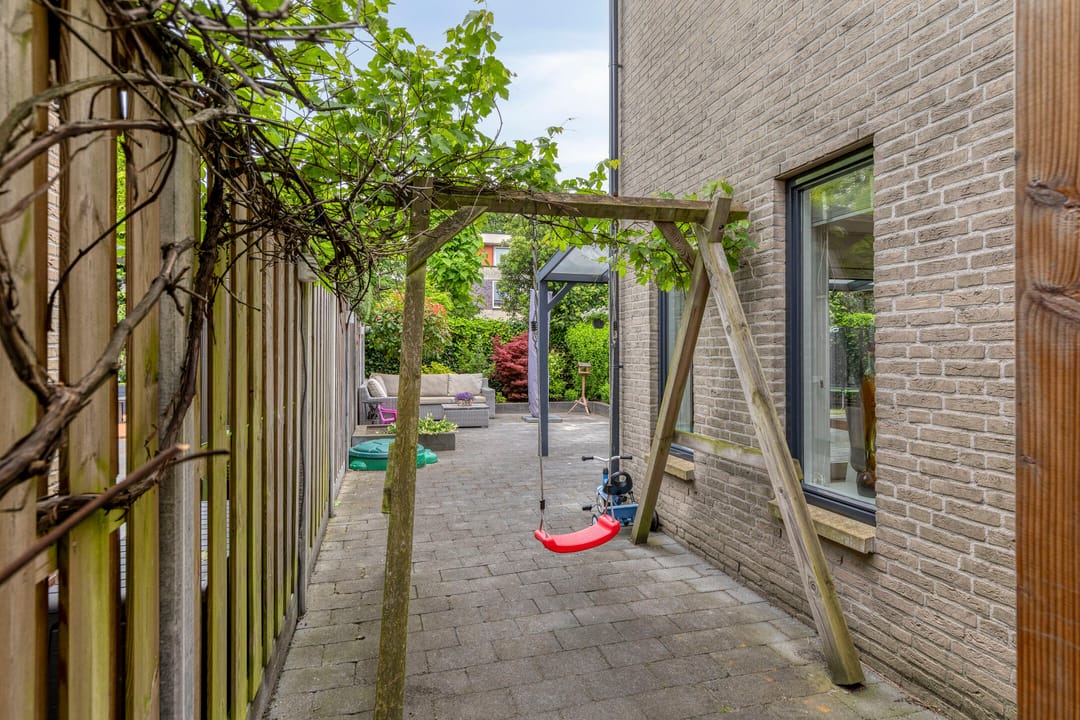 Spacious Energy-Efficient Detached Villa in Lelystad's Landstrekenwijk — 52