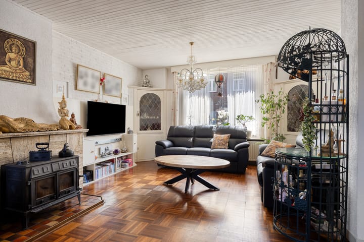 Hoekwoning te koop: Bisschop van Zoesstraat 25, Tilburg