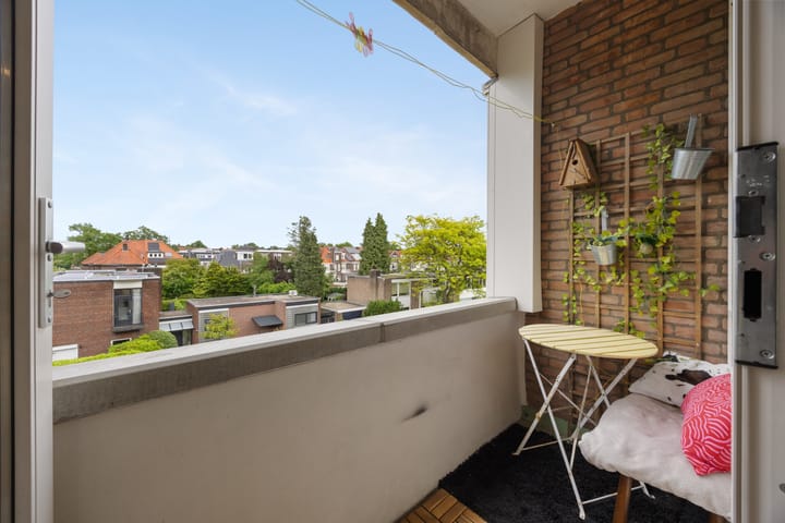 Photo 3 of Professor van der Heijdenstraat 2