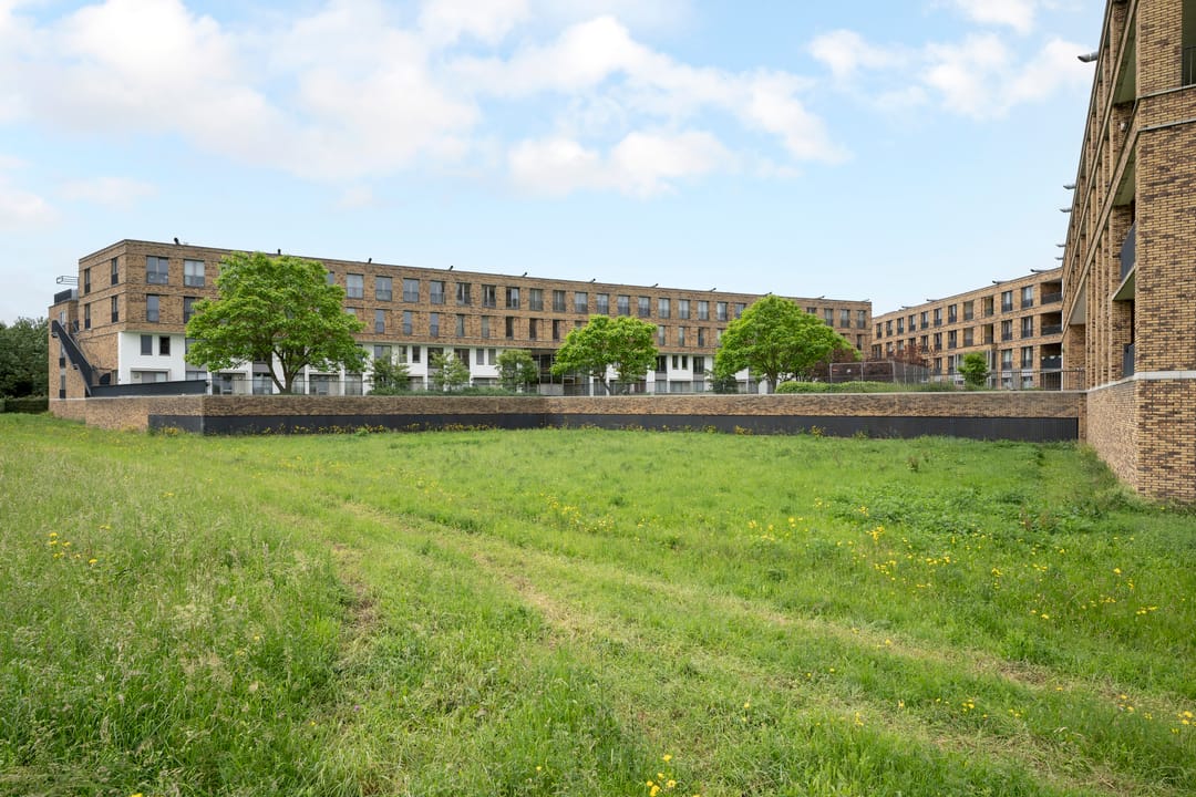 Spacious 2-Bedroom Apartment with Private Parking in Geusselpark Maastricht — 37