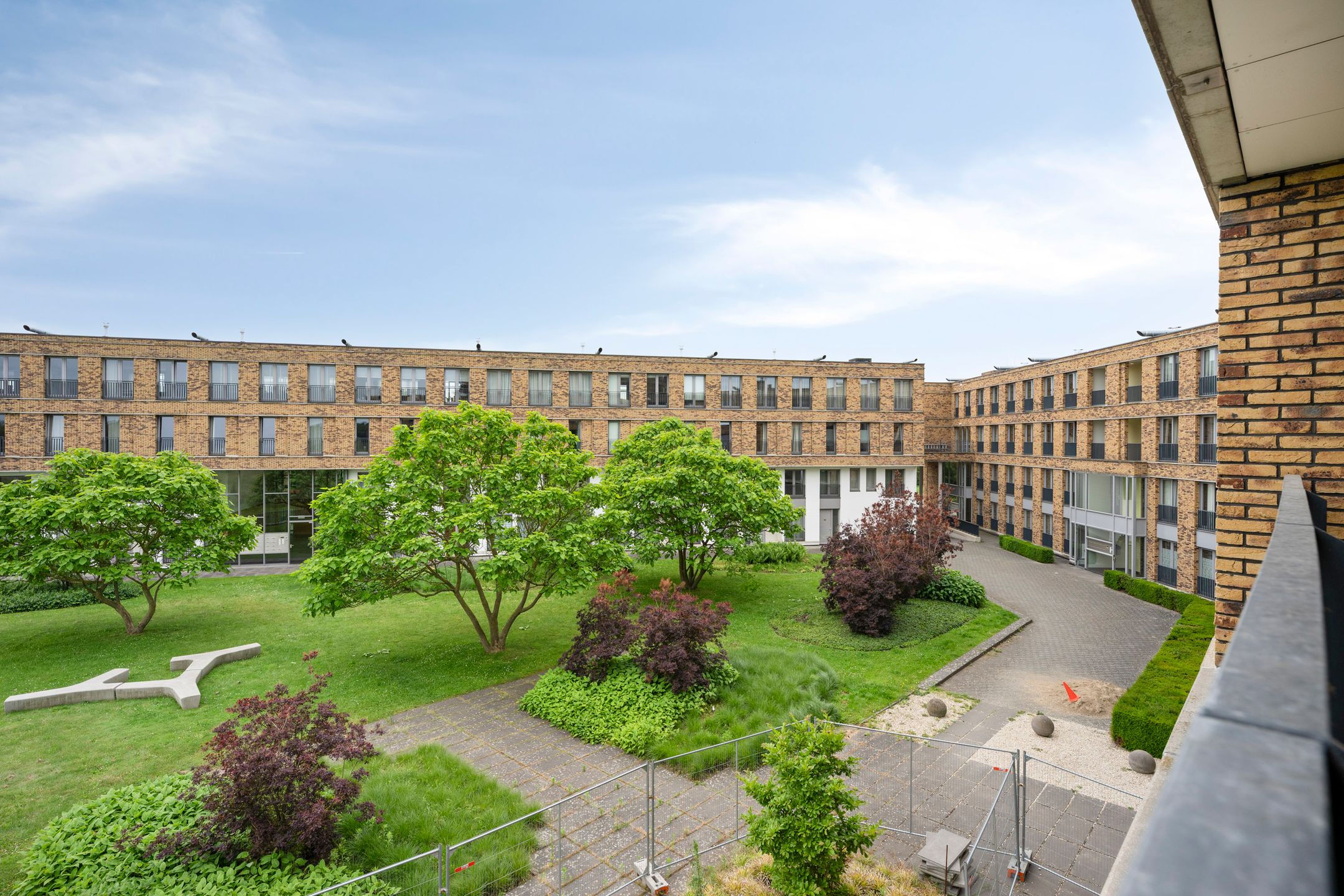Spacious 2-Bedroom Apartment with Private Parking in Geusselpark Maastricht — 15