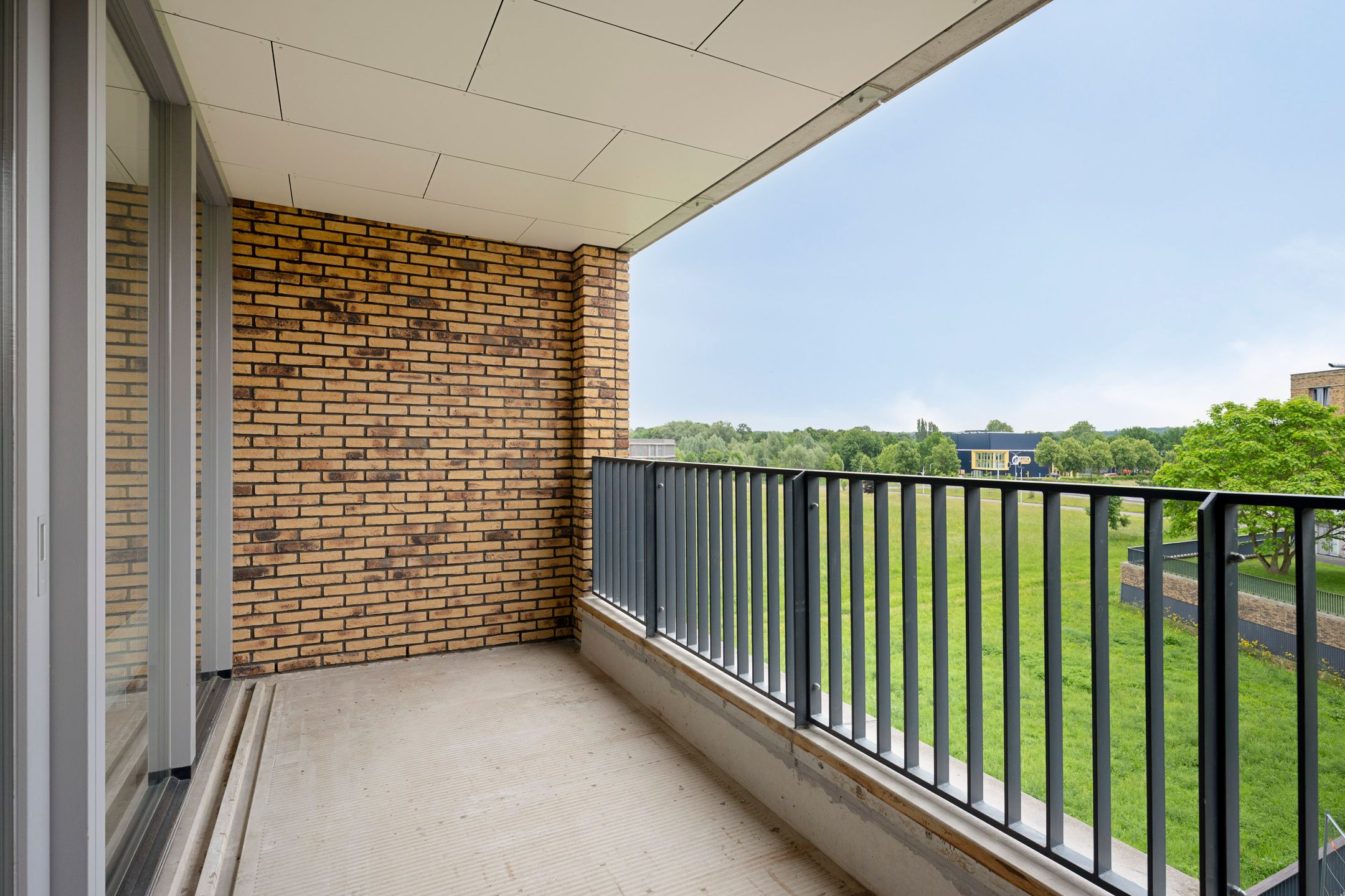 Spacious 2-Bedroom Apartment with Private Parking in Geusselpark Maastricht — 12