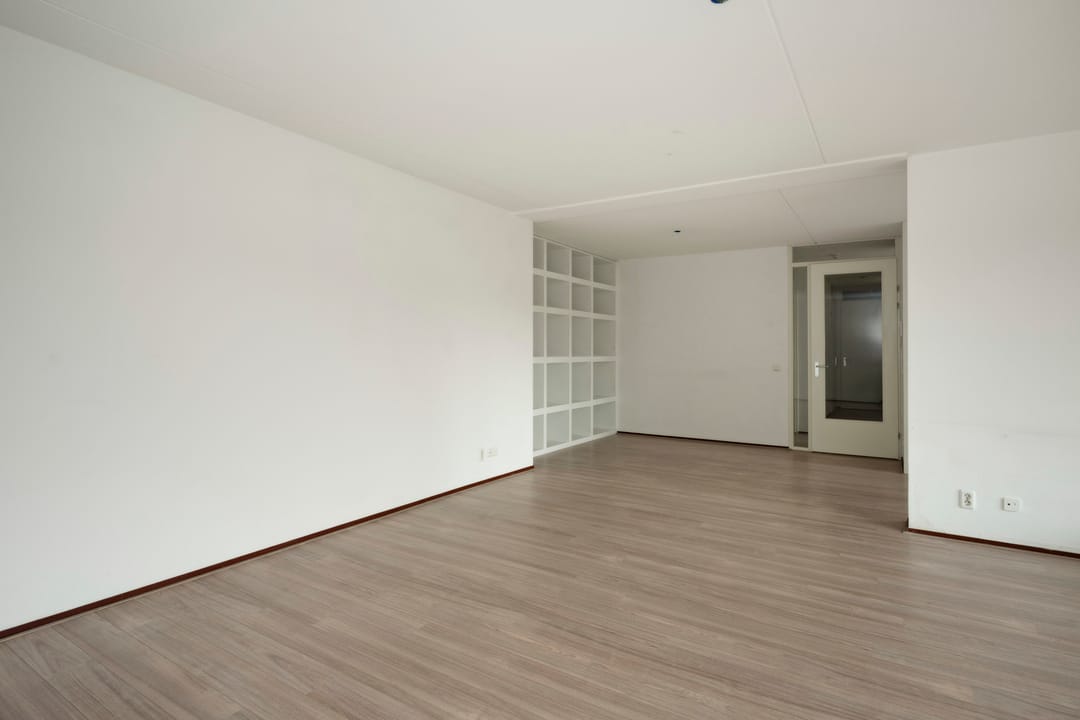Spacious 2-Bedroom Apartment with Private Parking in Geusselpark Maastricht — 16