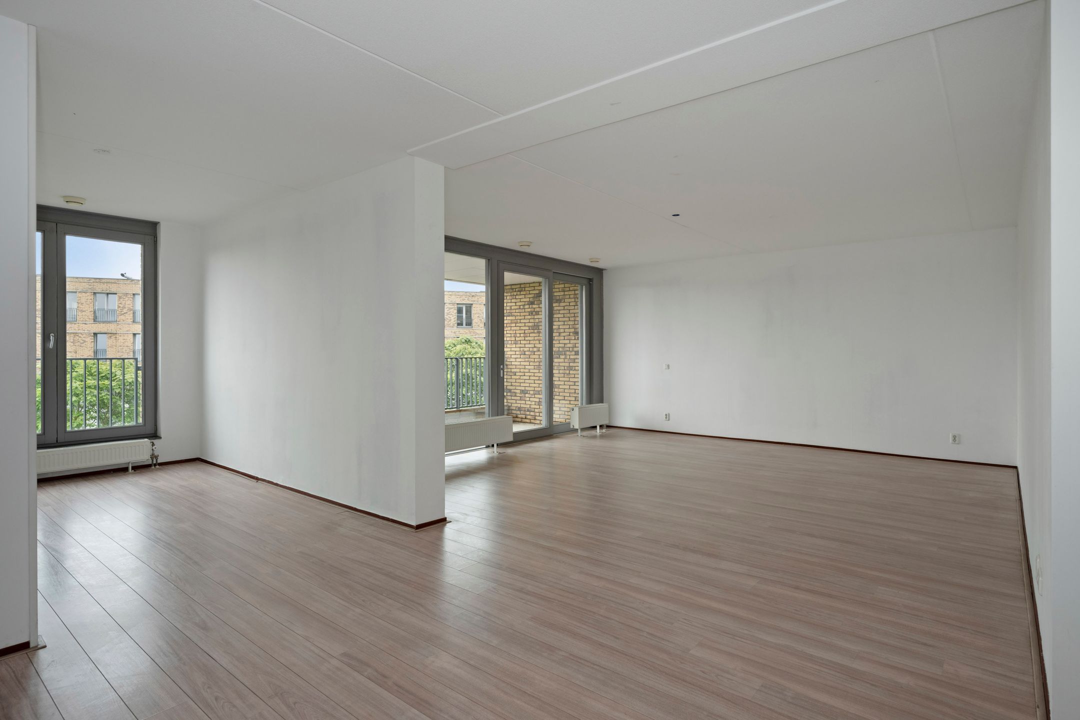 Spacious 2-Bedroom Apartment with Private Parking in Geusselpark Maastricht — 9