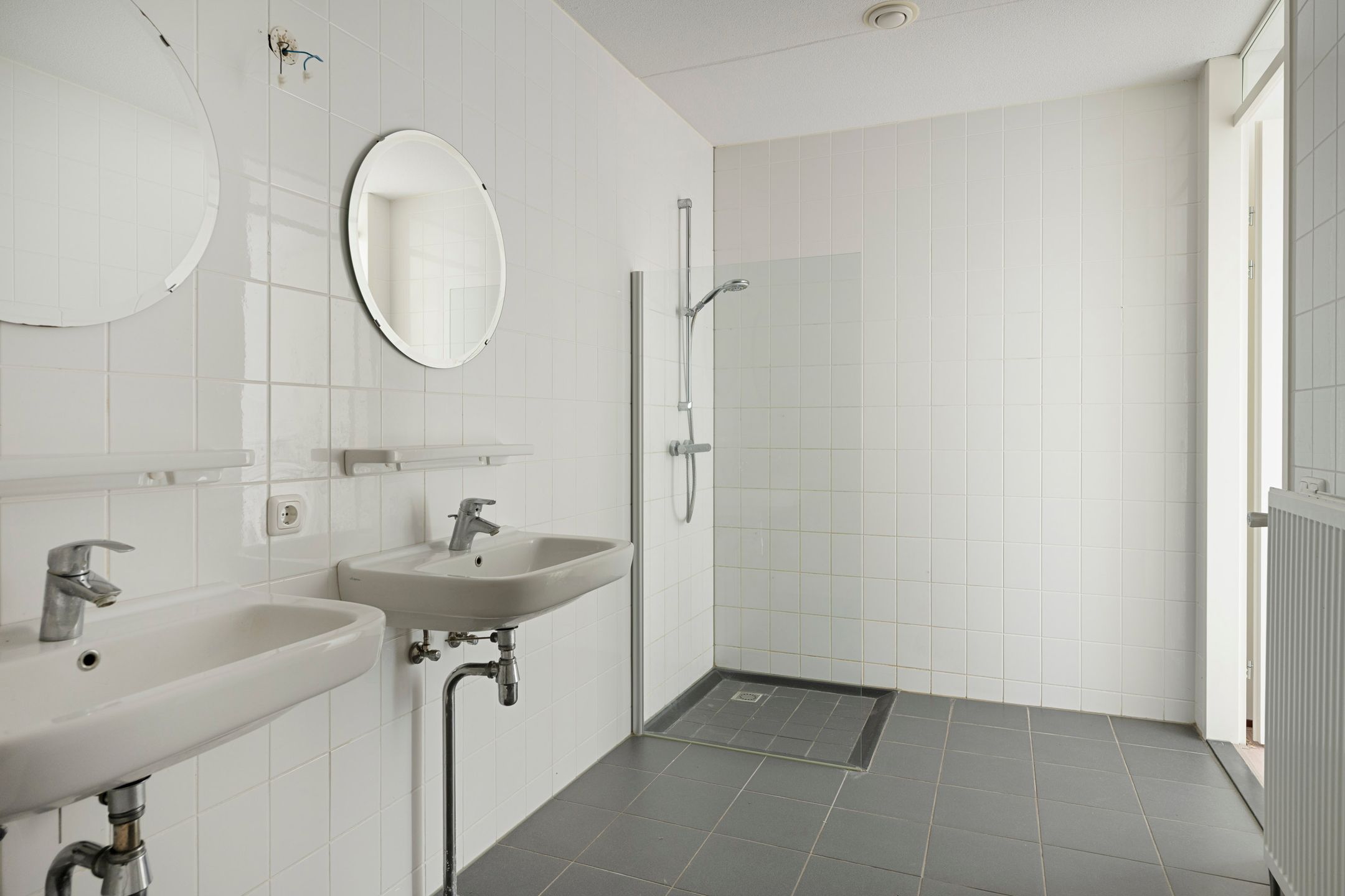 Spacious 2-Bedroom Apartment with Private Parking in Geusselpark Maastricht — 24
