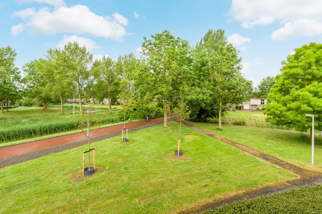 Spacious Energy-Efficient Apartment with Green Views in Amstelveen Westwijk — 8