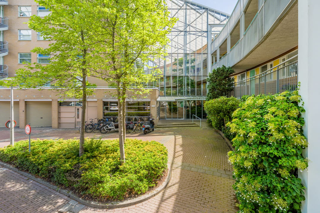 Spacious Energy-Efficient Apartment with Green Views in Amstelveen Westwijk — 26