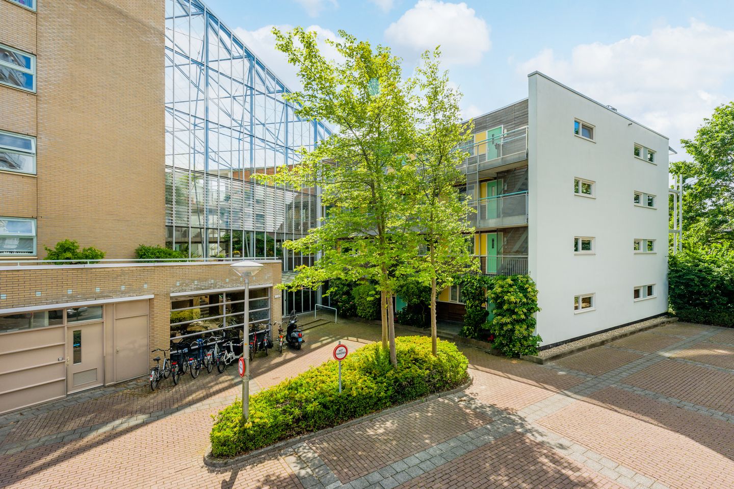 Spacious Energy-Efficient Apartment with Green Views in Amstelveen Westwijk — 25