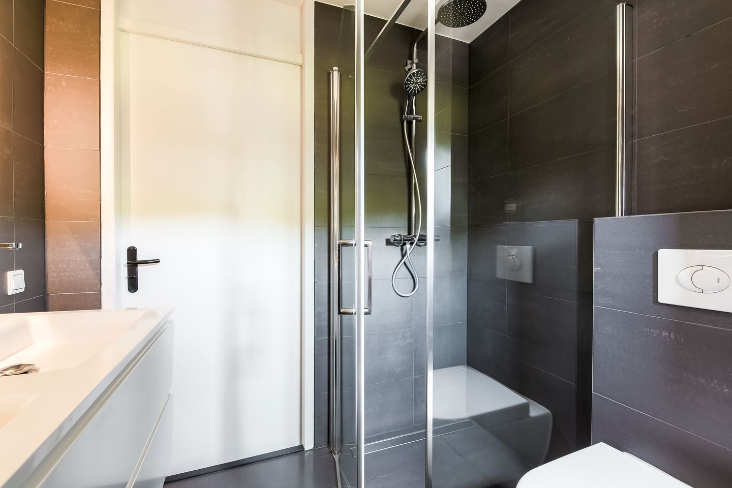 Luxury Extended Family Home with Hotel-Chique Finish in Almere — 25