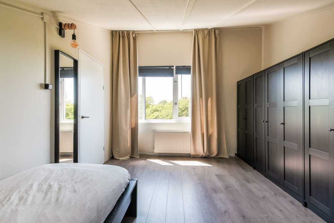 Luxury Extended Family Home with Hotel-Chique Finish in Almere — 26