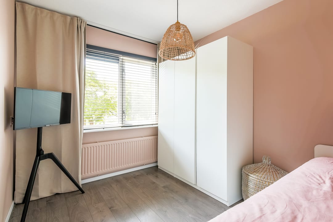 Luxury Extended Family Home with Hotel-Chique Finish in Almere — 22