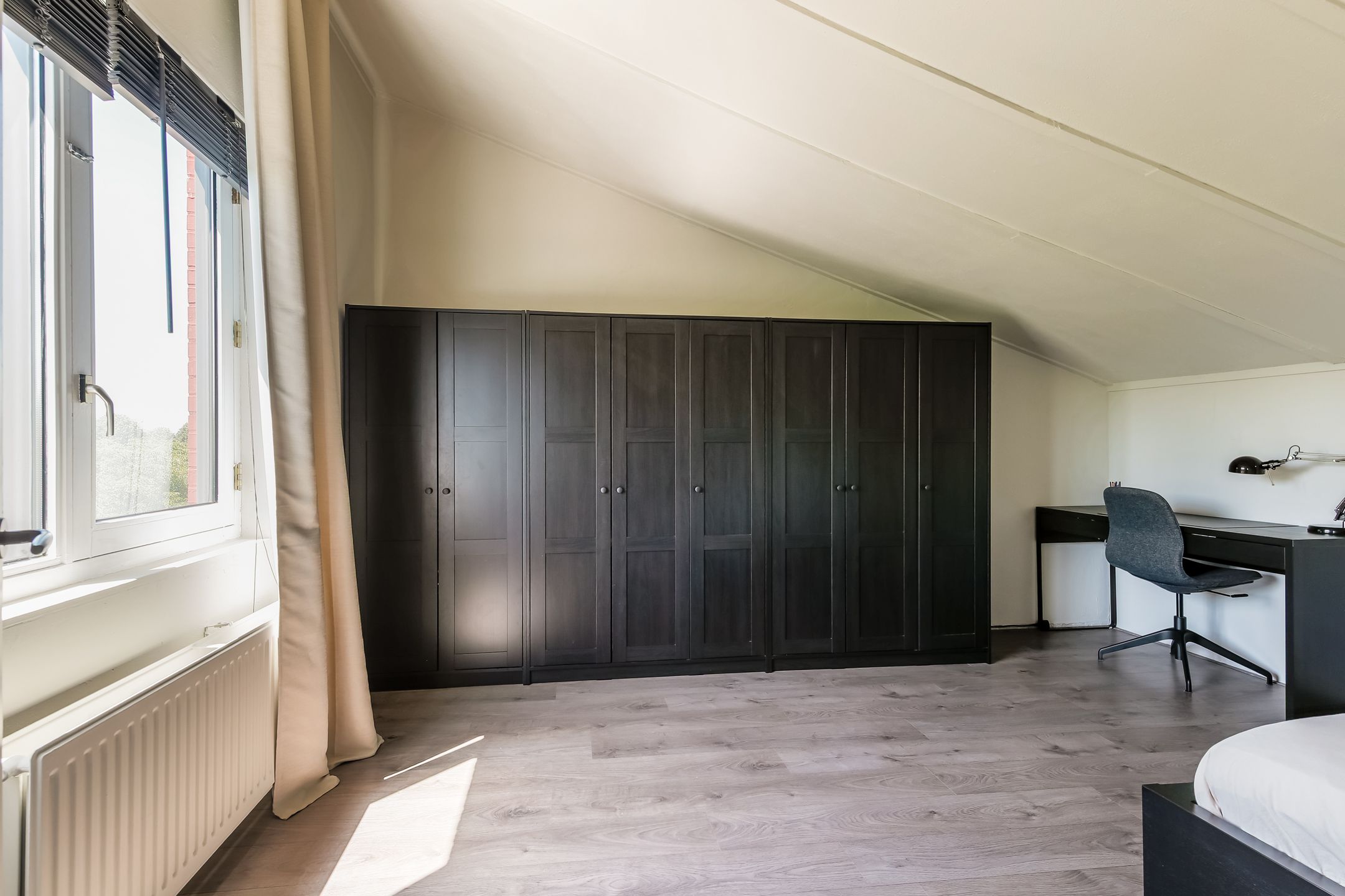 Luxury Extended Family Home with Hotel-Chique Finish in Almere — 27