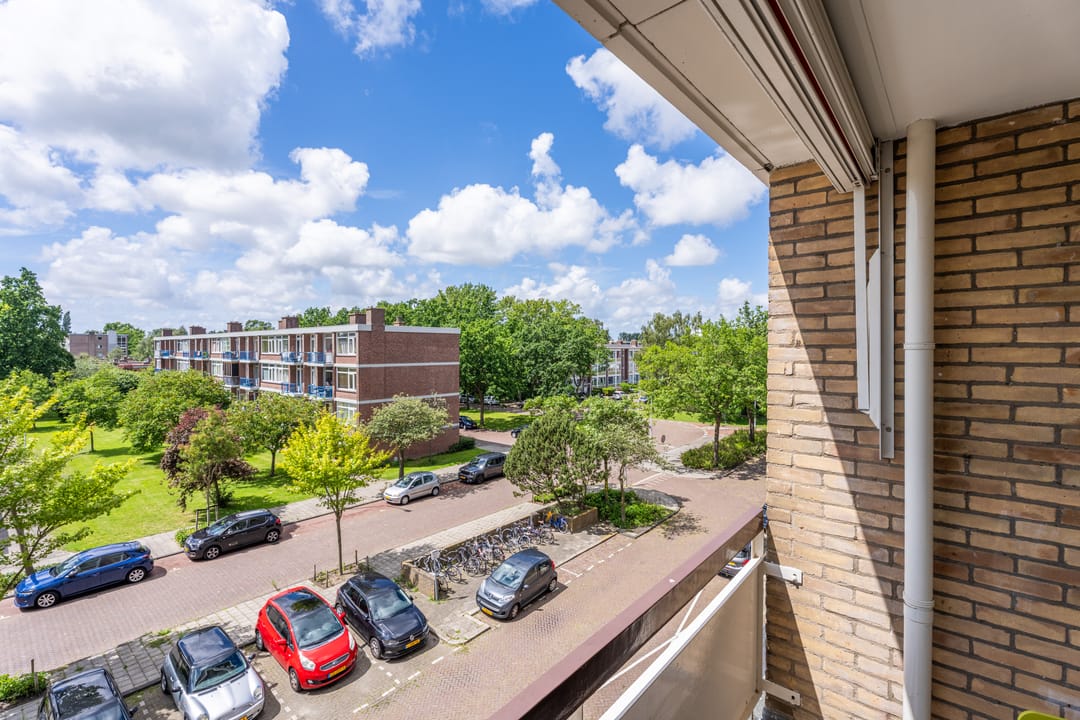 Photo 13 of Bachstraat 42