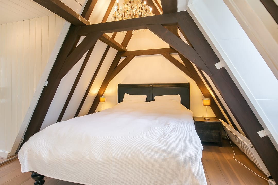 Historic Canal Maisonette with Private Terrace in Amsterdam Centre — 13