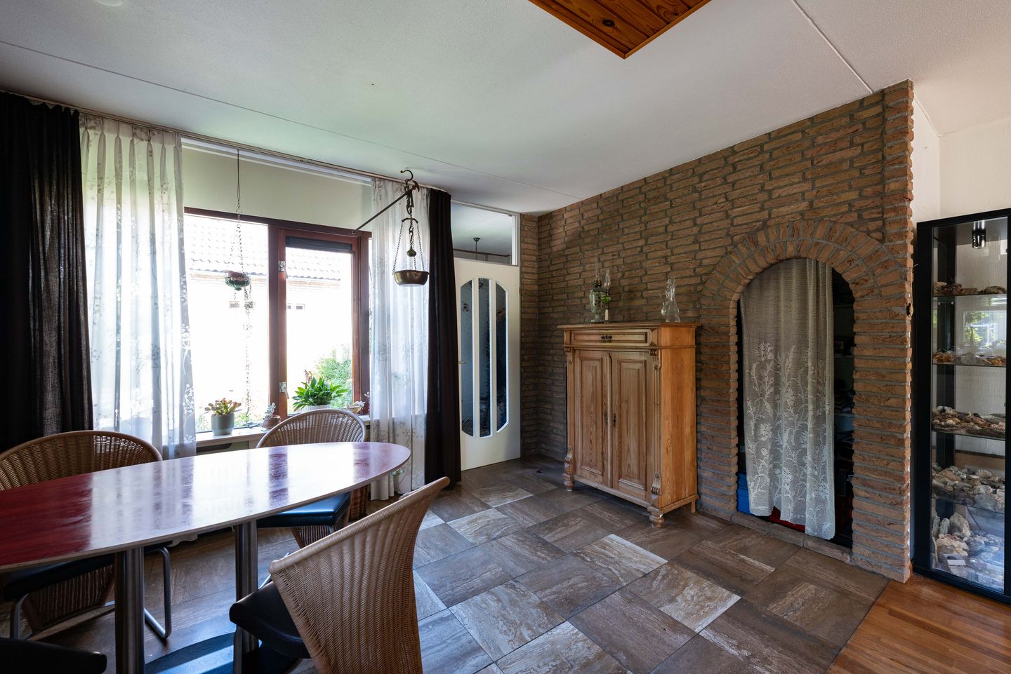 Spacious Corner House with Separate Garage in Sportbuurt — 10