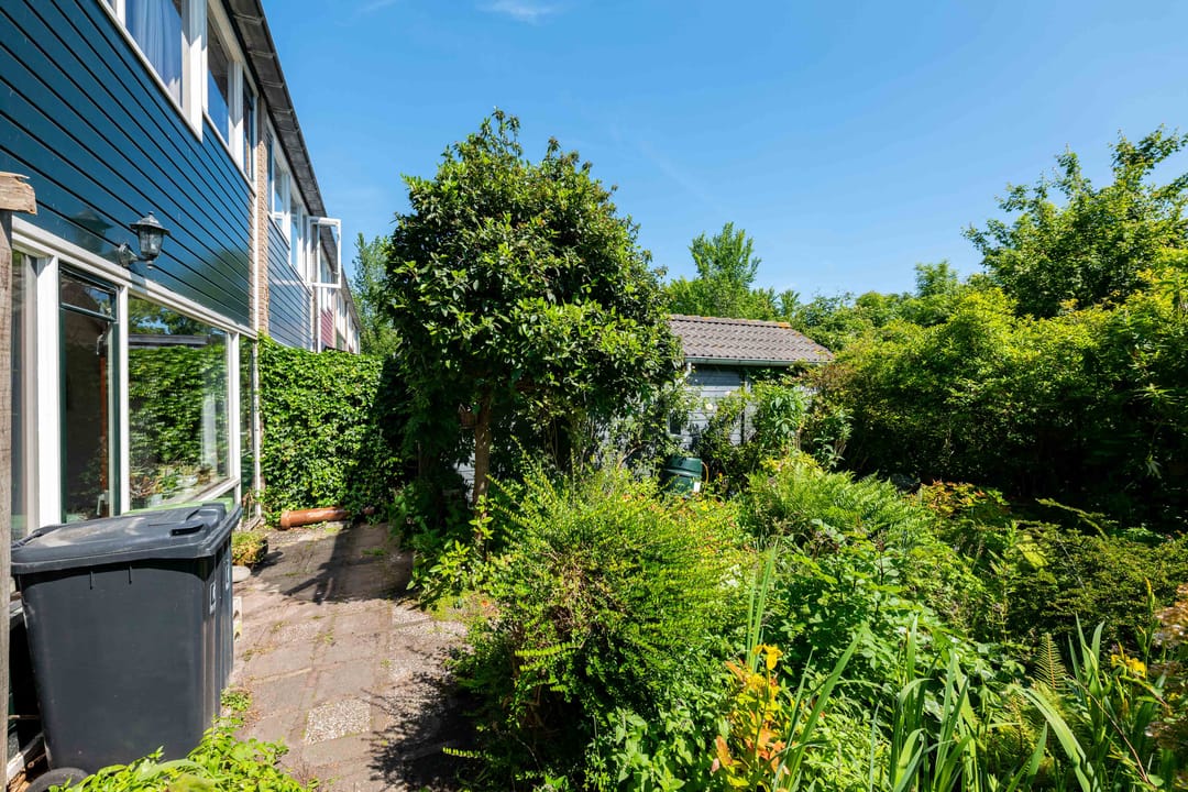 Spacious Corner House with Separate Garage in Sportbuurt — 31