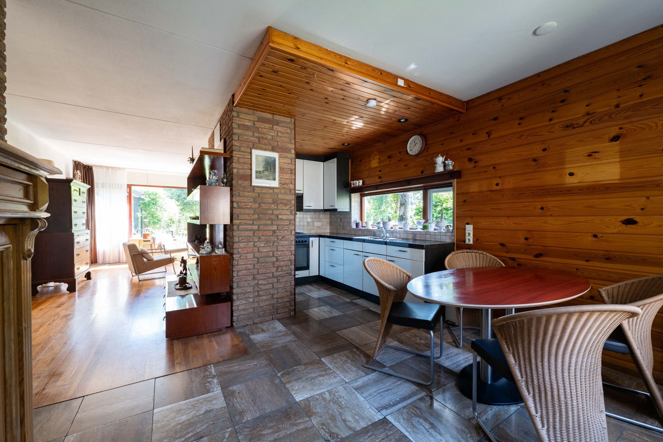 Spacious Corner House with Separate Garage in Sportbuurt — 12