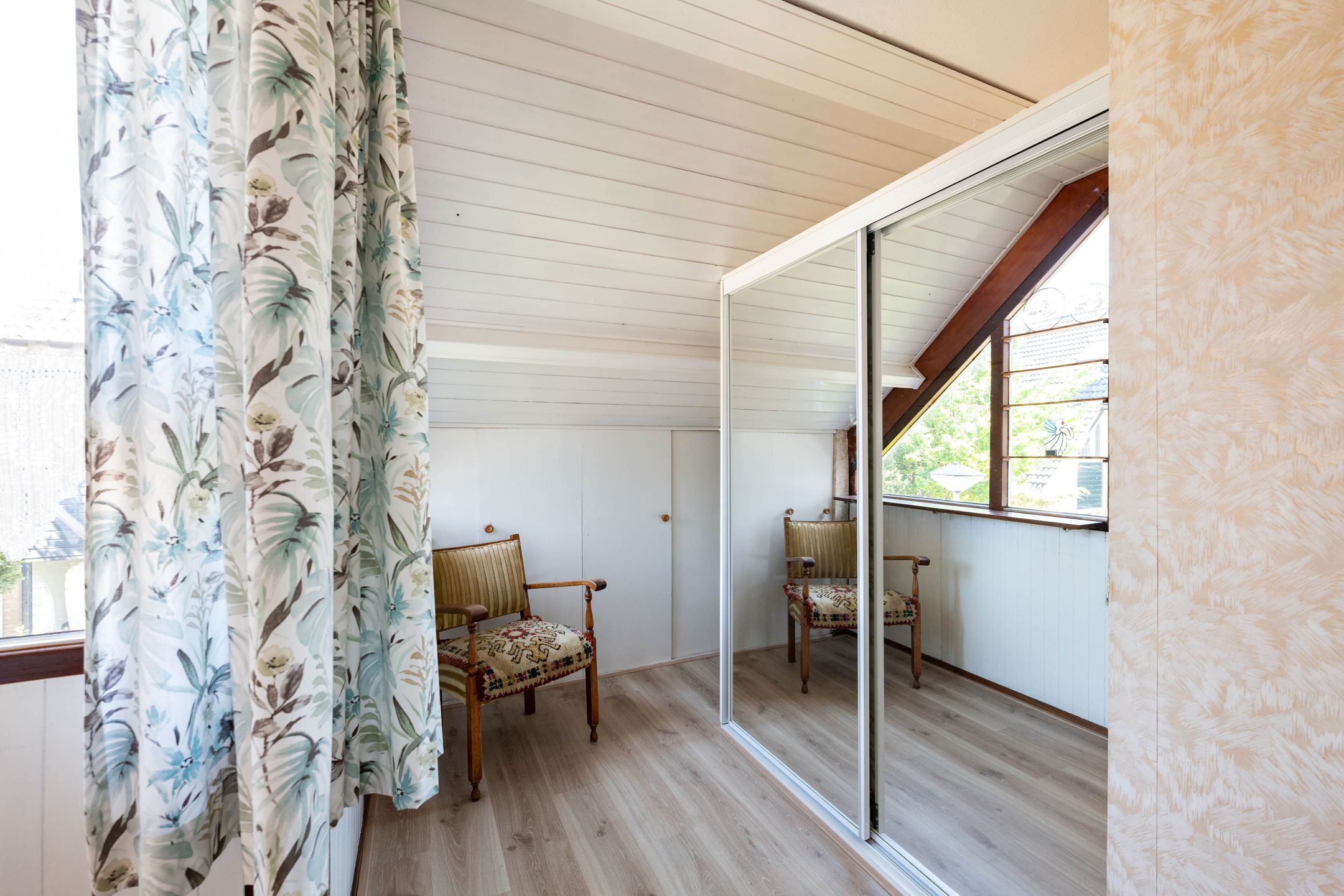 Spacious Corner House with Separate Garage in Sportbuurt — 18
