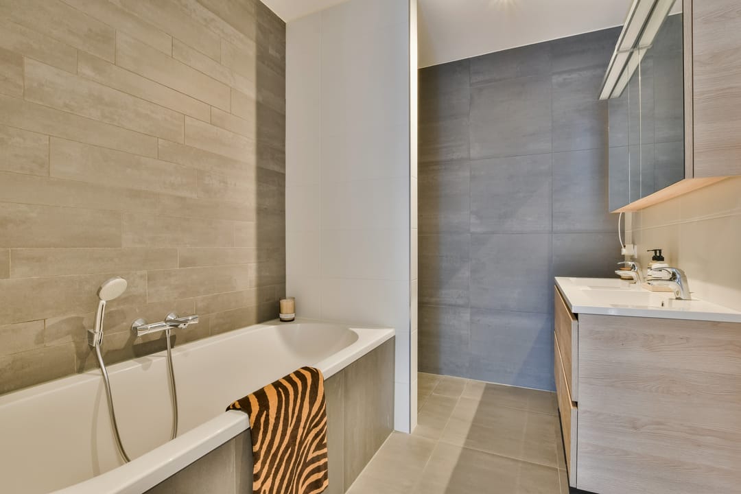 Elegant Waterfront Corner Apartment in Houthavens — 13