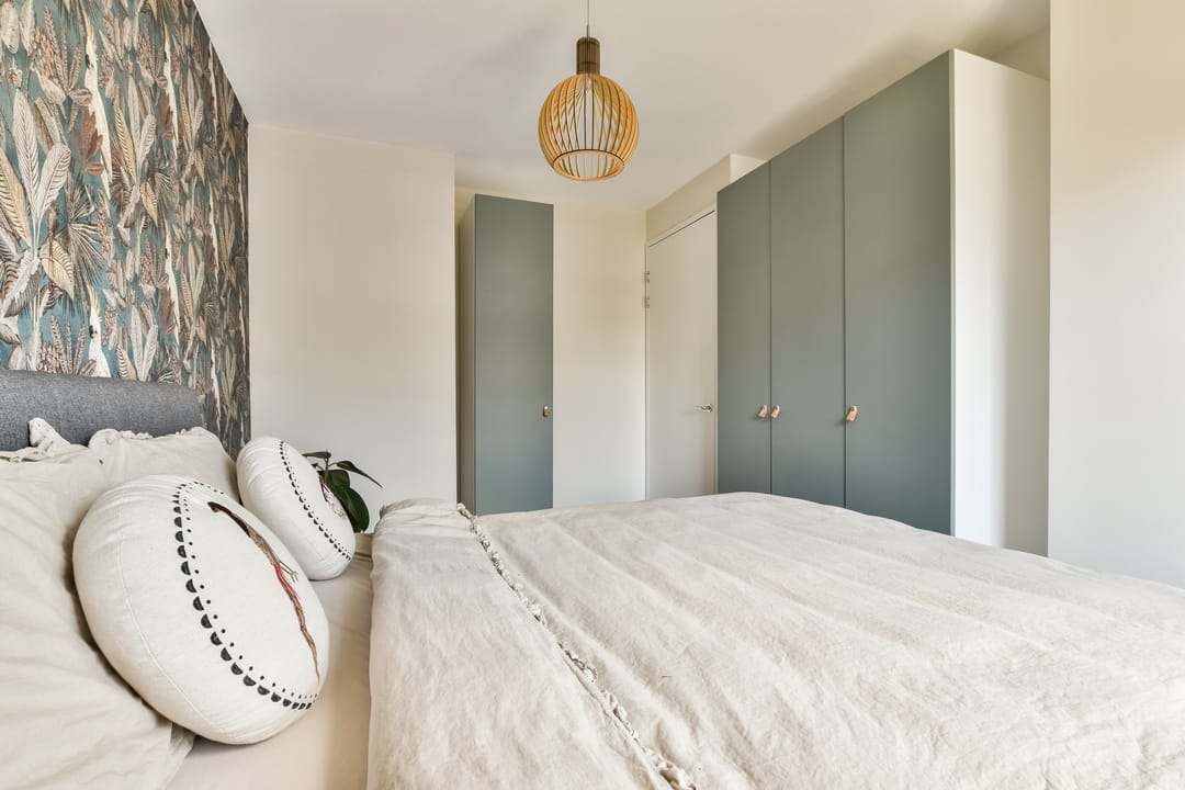 Elegant Waterfront Corner Apartment in Houthavens — 11