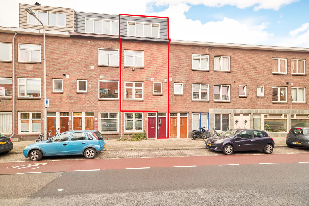 Spacious Move-In Ready 4-Bedroom Apartment with Balcony in Utrecht-West