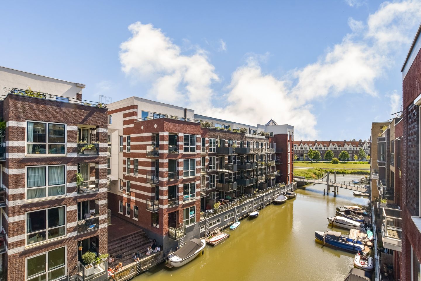 Elegant Waterfront Corner Apartment in Houthavens — 20