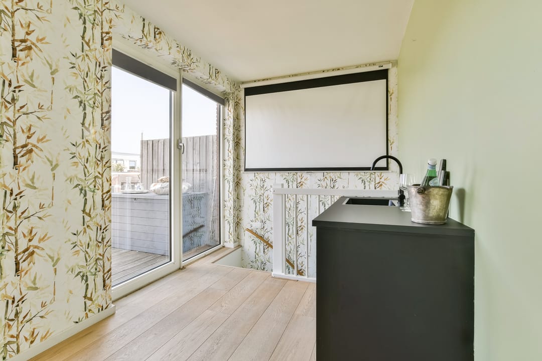 Elegant Waterfront Corner Apartment in Houthavens — 16