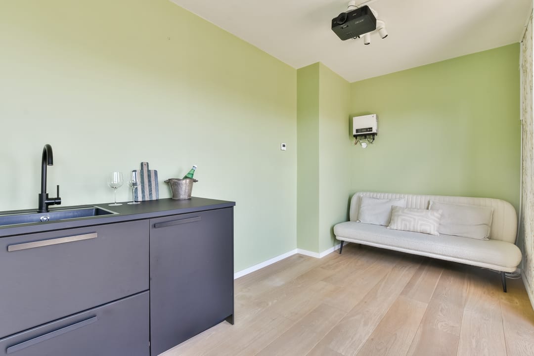 Elegant Waterfront Corner Apartment in Houthavens — 17