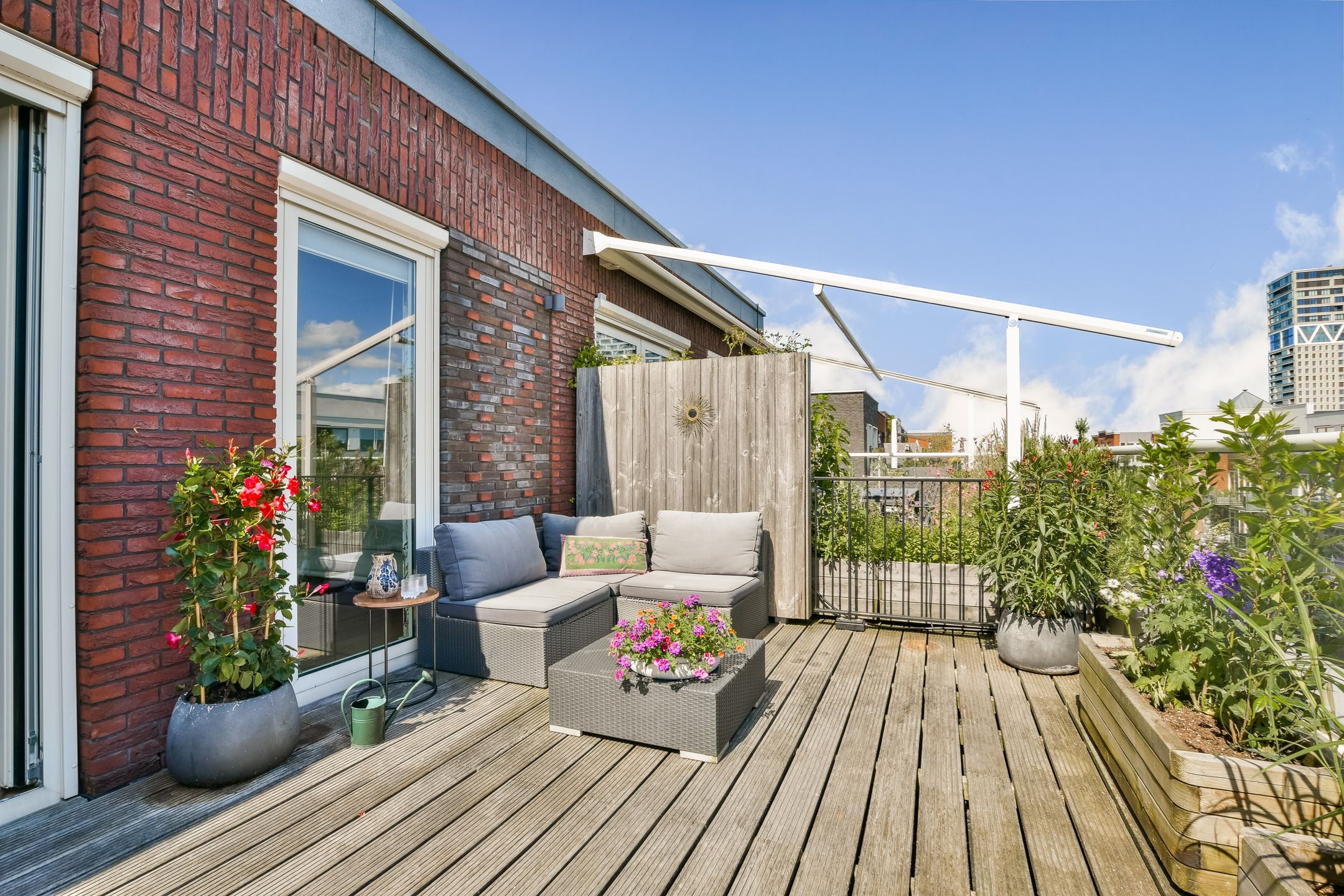 Elegant Waterfront Corner Apartment in Houthavens — 18