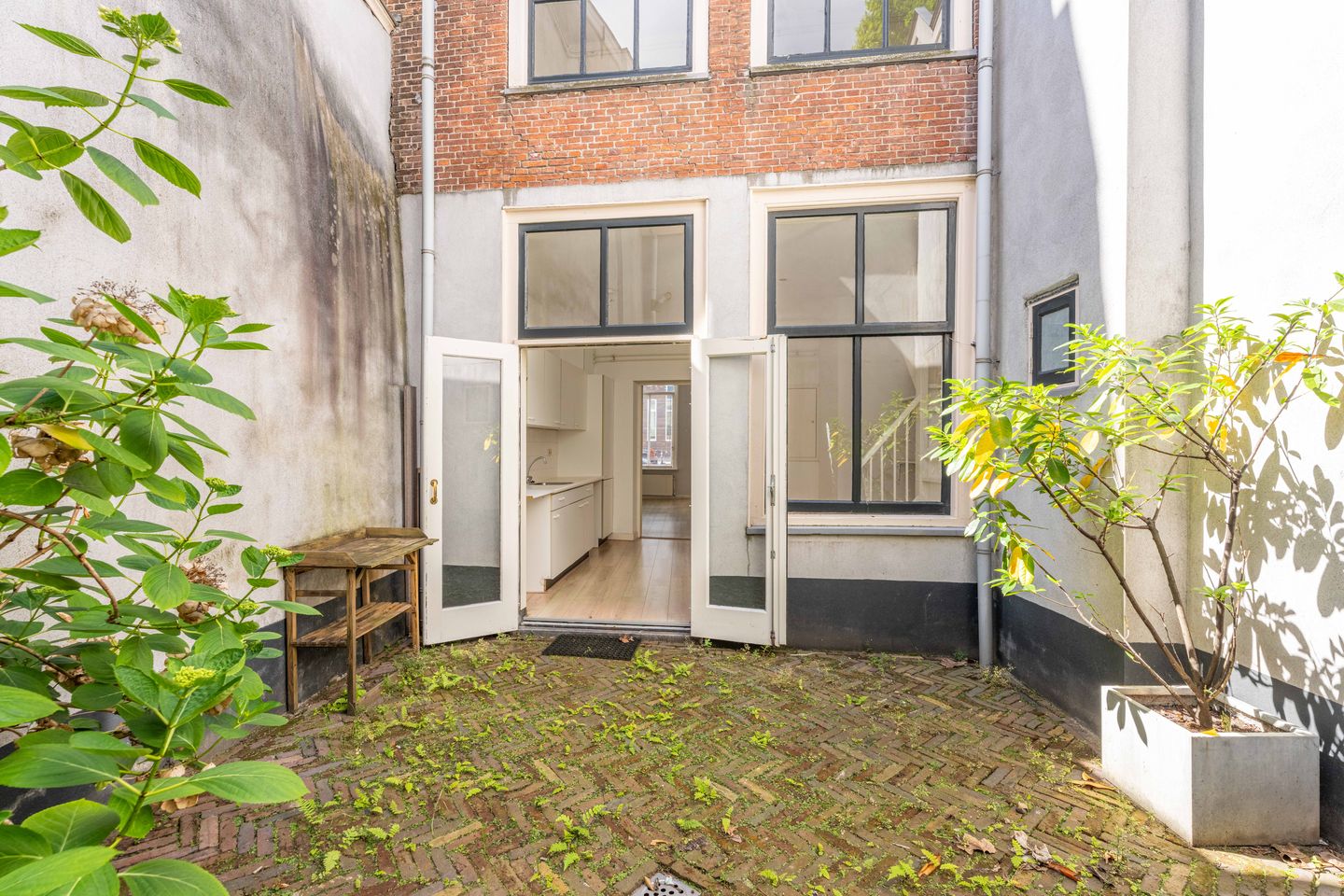 Bright Ground‑Floor Apartment with Private Garden Near Leiden Centre — 20